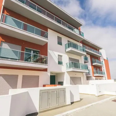 Apartamento Lovely & New Atouguia Da Baleia